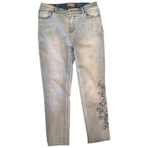 Chico’s light wash floral embroidered denim jeans size 8/10